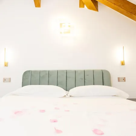 Italia فندق مبيت وإفطار 4*